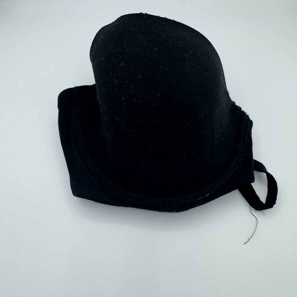 Victoria’s Secret Black Bra Size 32DDD | Sleek, Supportive & Stylish